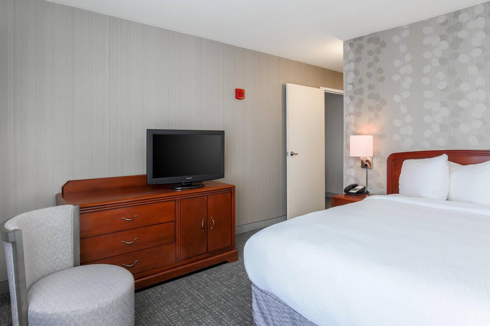 Courtyard By Marriott Roseville Galleria Mall/Creekside Ridge Drive Exterior foto